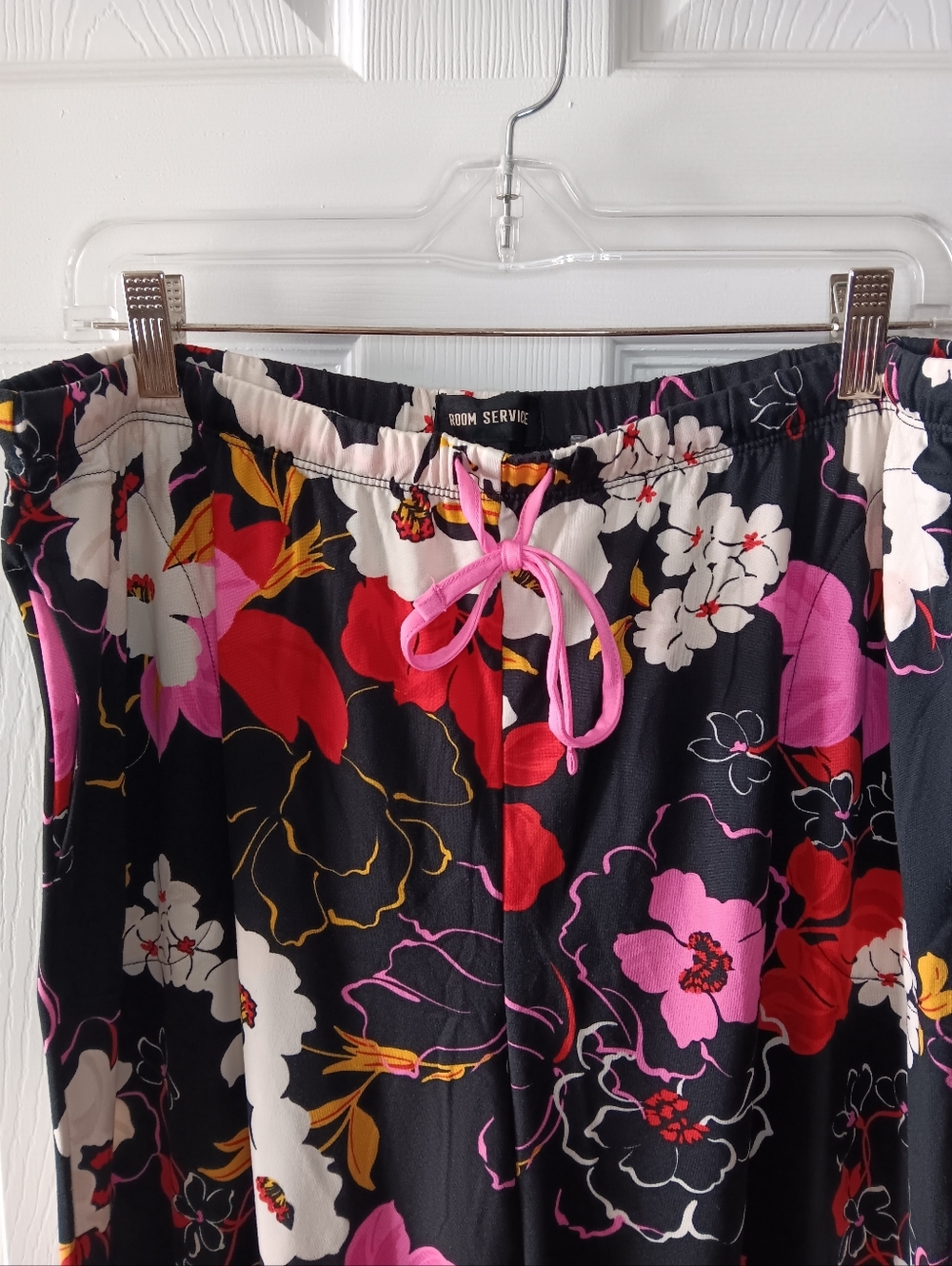Room Service Women's Two Piece Floral Pajama Set NWT - Picture 7 of 9